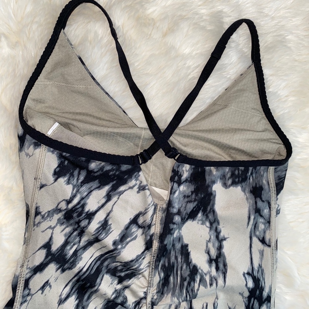 Lululemon Tanktop - Picture 5 of 9